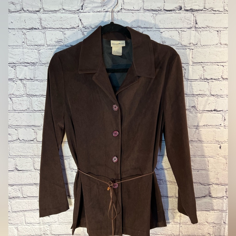 Jaclyn Smith. Ladies brown button down lite weight jacket. Size M/L